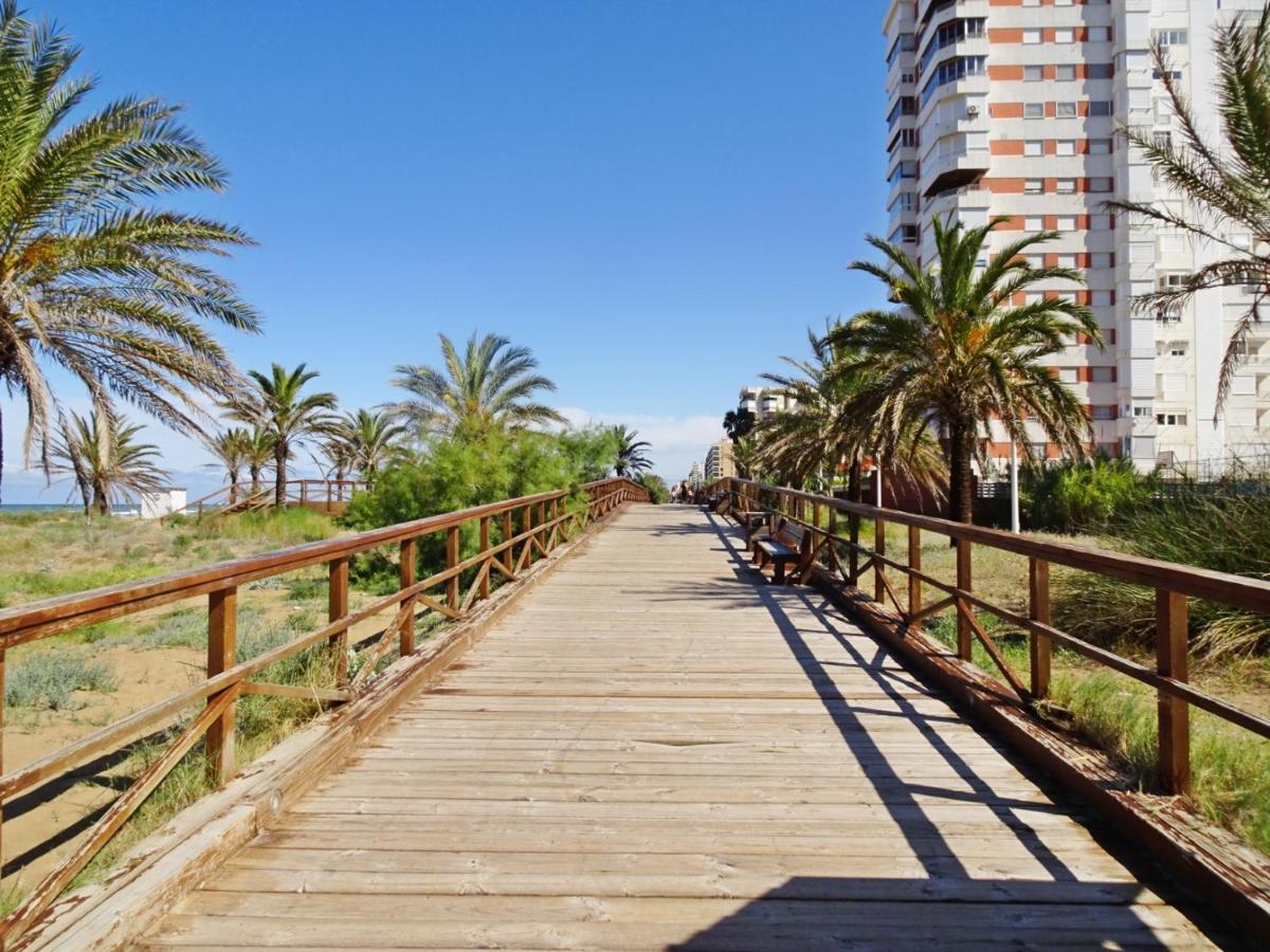 Aigua Blava Primera Linea - Alquiler Solo Familias Playa de Gandia Exterior photo